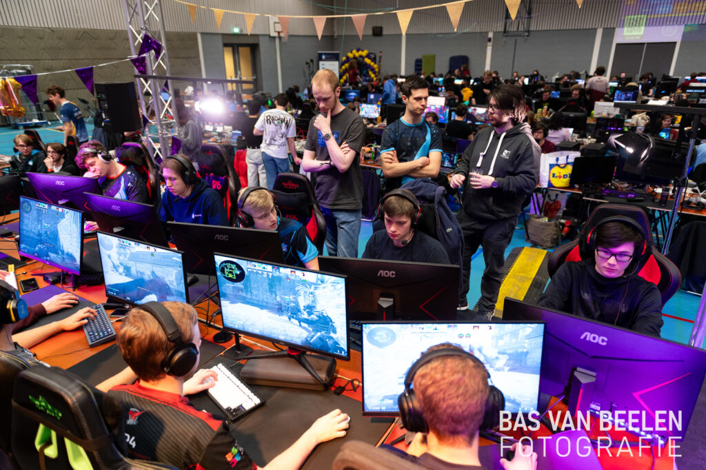 S.E.A. LAN gaming atmosphere